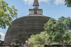 big old stupa in Polonnaruwa